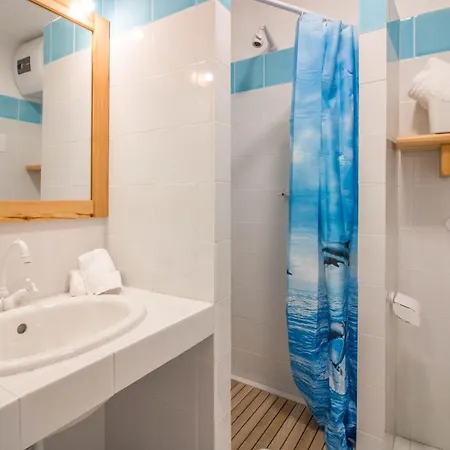 Appartement Sea View With Private Garden And Parking!